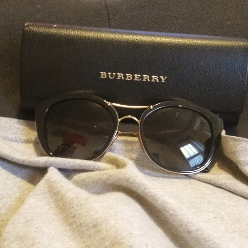BURBERRY GLASSES